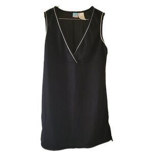Le Cove Black with White Piping Short Sleeveless Dress